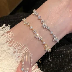 LATS Exquisite Luxury Shining Micro-inlaid Zircon Cherry Blossoms Adjustable Pull Bracelet for Women Sweet Flower Jewelry Gift